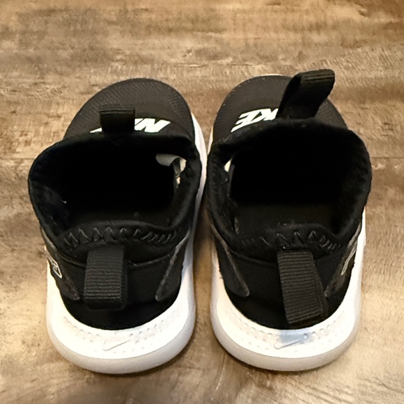 Nike Kids Flex Runner 4 slip-on sneakers - Black/White - 5C - Picture 4 of 6